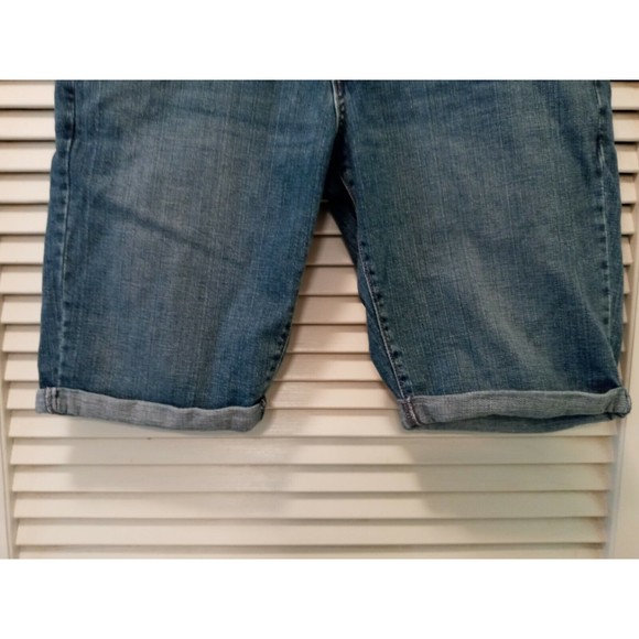 Levi's 545 Size 8 Shorts Blue Jean Denim Bermuda Cotton Womens Cuffed Stretch - Picture 8 of 9